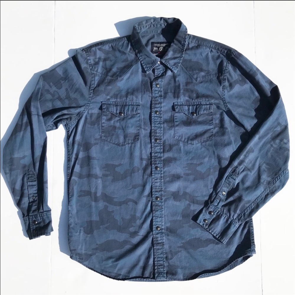 American Eagle Camo Button Down Shirt